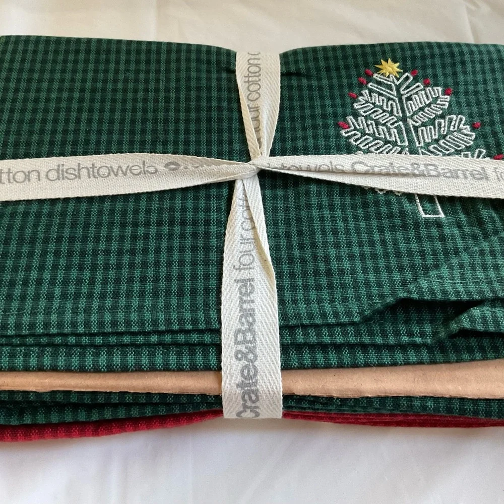 Crate and Barrel Set of 4 Holidays Christmas Dishtowels 20”x28”- New